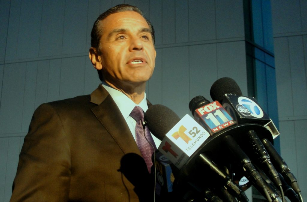 Los Angeles Mayor Antonio Villaraigosa at LAPD headquarters. Photo Credit: Dennis J. Freeman/News4usonline.com