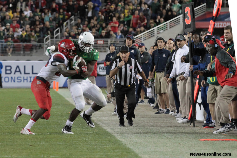 Another big play for Oregon against Arizona in the Pac-12 championship game. Photo Credit: Jevone Moore/News4usonline.com