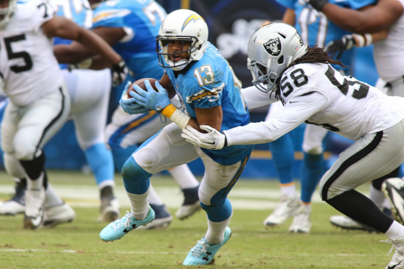 Raiders build big lead, beat Chargers 37-29