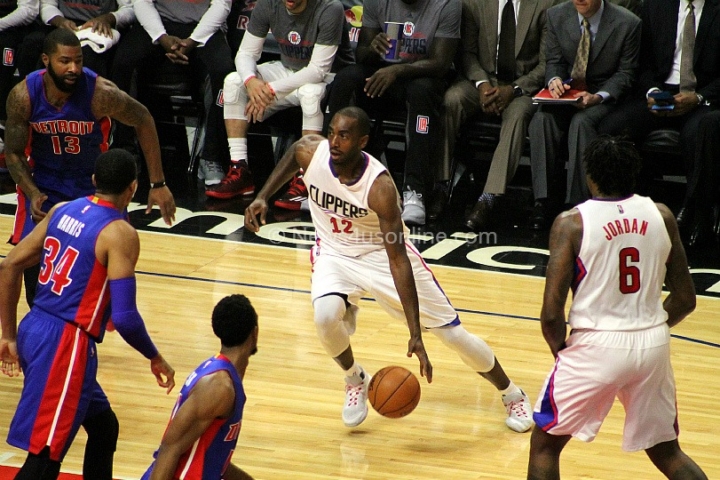 The Clippers Luc Mbah a Moute drives to the basket against the Detroit Pistons. Photo by Dennis J. Freeman/News4usonline.com