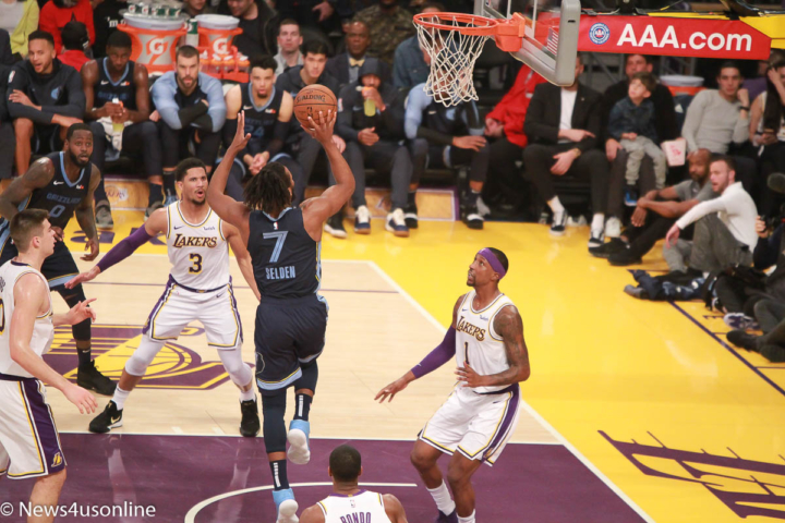 Lakers and Grizzlies play an NBA game at Staples Center.