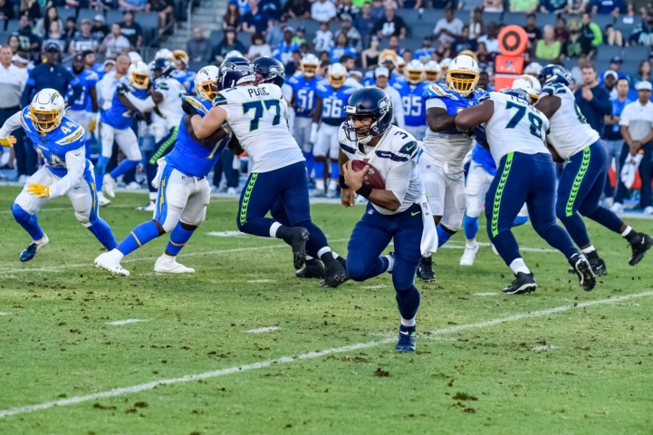© Mark Hammond/News4usonline - Aug. 24, 2019 - Seahawks vs. Chargers - Seattle Seahawks quarterback Russell Wilson on the run