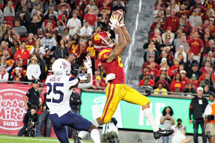 USC defeats Arizona in a college football game