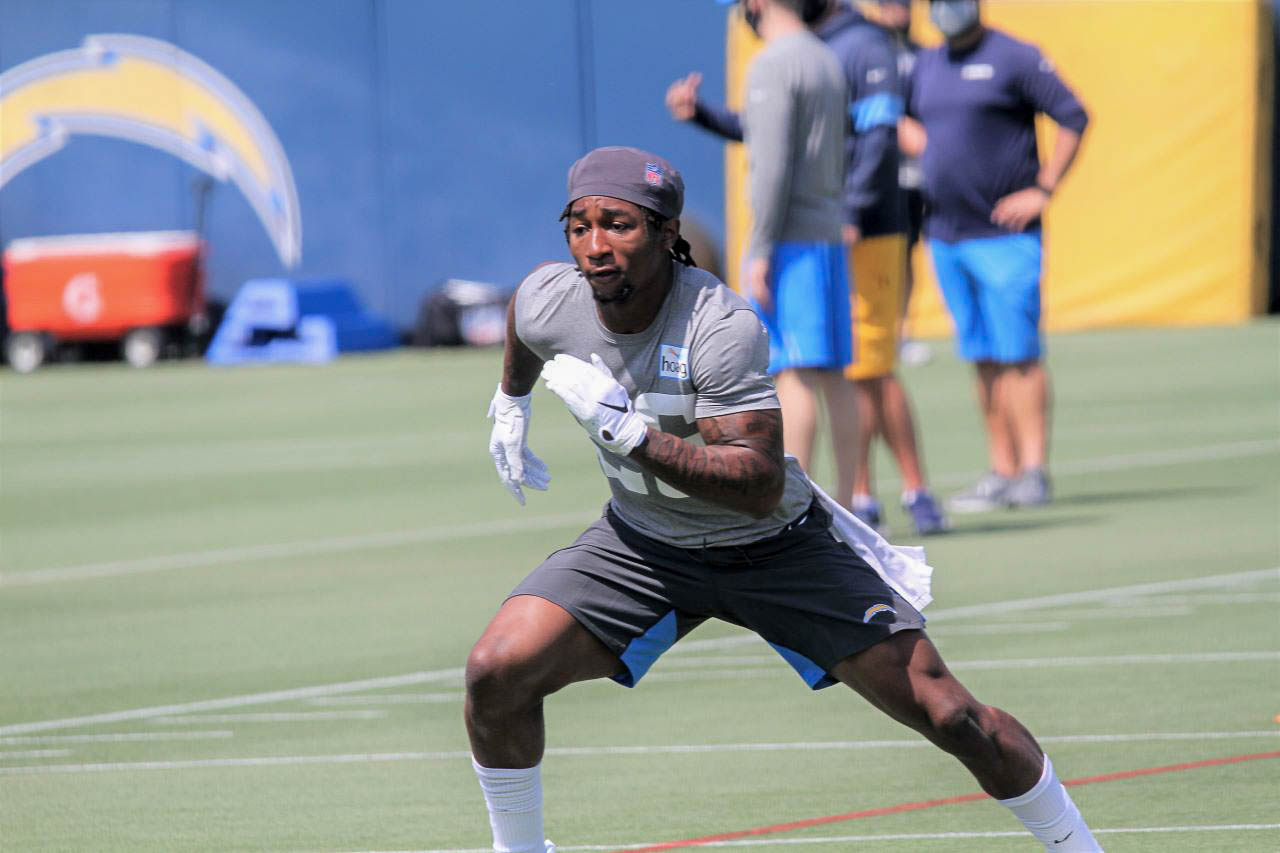 Why Chargers' Asante Samuel Jr. has trouble talking to his dad