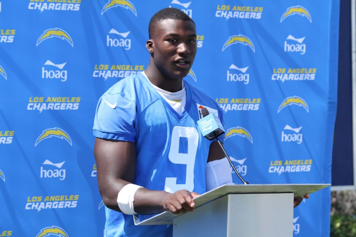 Chargers LB Kenneth Murray changes jersey number