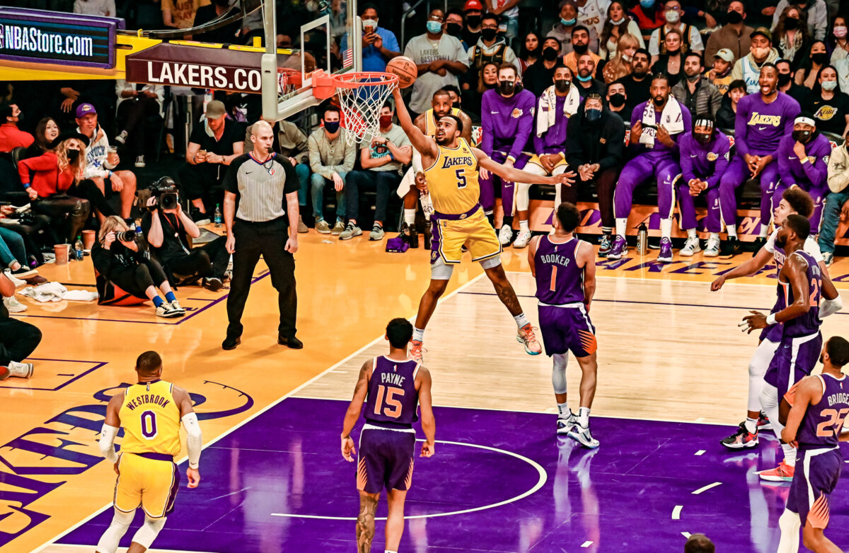 Lakers bids farewell to Staples Center with loss to Spurs