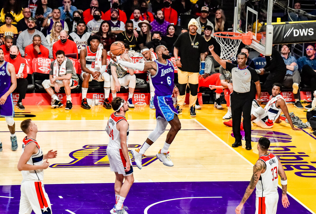 Lakers vs Wizards: LeBron James