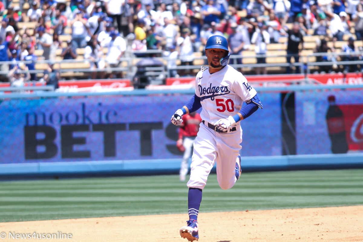 Dodgers' Mookie Betts enters Home Run Derby