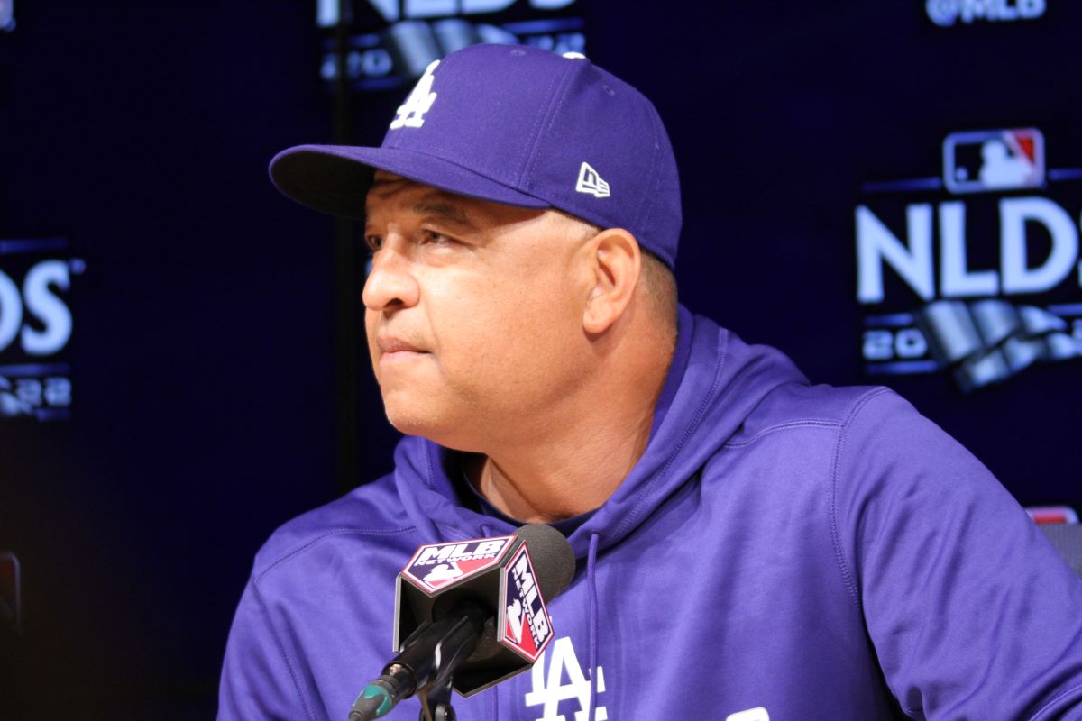 Dodgers manager Dave Roberts denies new sign-stealing accusations, confirms  MLB investigation